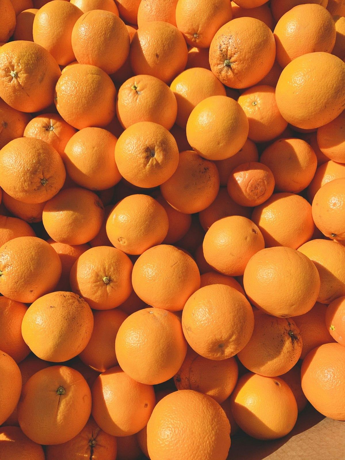 Modesto Certified Farmers Market in Modesto — Citrus and fruit at a market stall