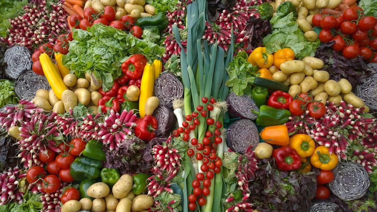Adventist Health White Memorial Farmers Market in Los Angeles — Fresh produce at a farmers market